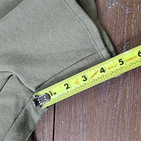 Forever 21+ Army Green Paperbag SweatShirt Shorts Size 2x - Picture 10 of 10